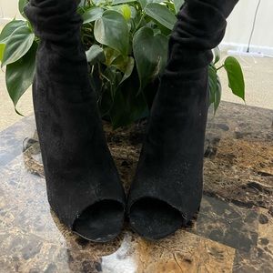 Miss Lola size 9
